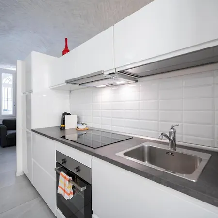 Apartment Renee - Parking Only 5 Minutes Parma